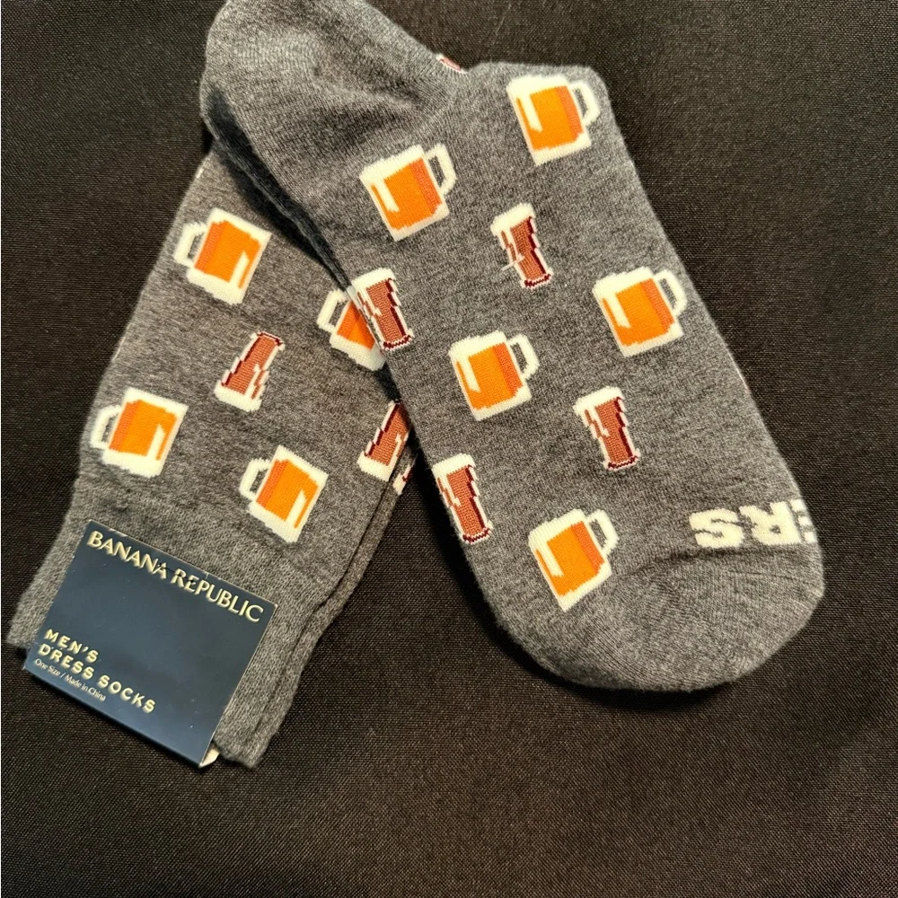 Banana Republic Beer Mug + Bottle Novelty Men’s Socks – One Size –‎ NWT